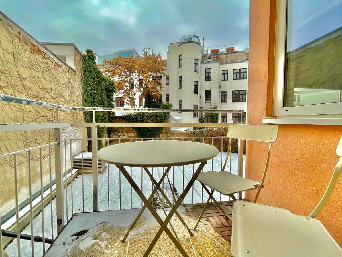 Premium Apartment With Balcony In Classy Area Wien Eksteriør billede